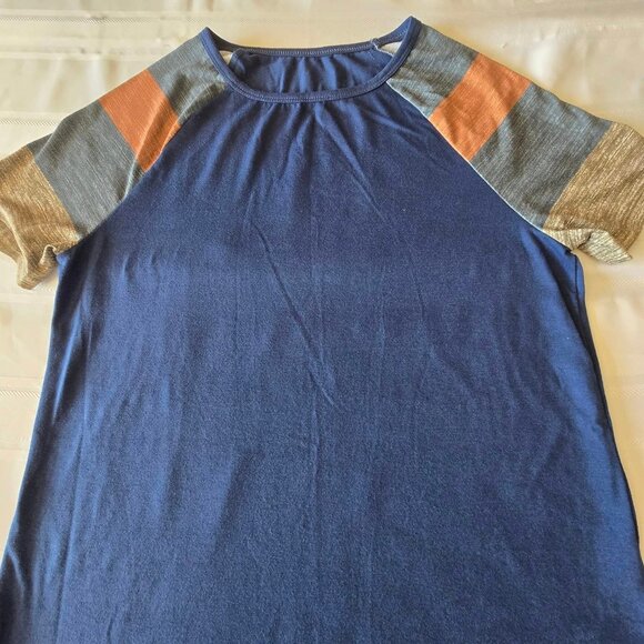 Women's Size Medium Solid Blue Knit Pullover With Color block 3/4 Sleeve - Picture 3 of 7